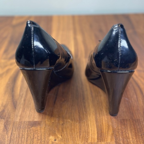 Pour La Victoire Lolas Black Patent Leather Wedge Almond Toe - Picture 6 of 9